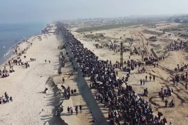 Países árabes pedem desarmamento do Hamas em movimento histórico