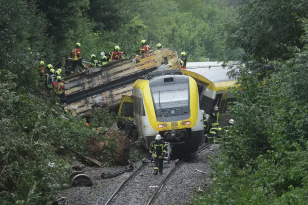 Acidente de trem deixa mortos na Alemanha
