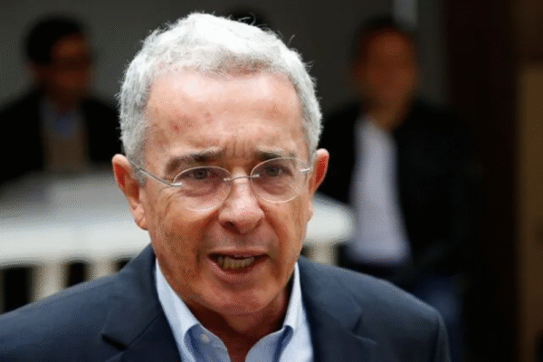 Justiça da Colômbia declara ex-presidente culpado em caso de suborno