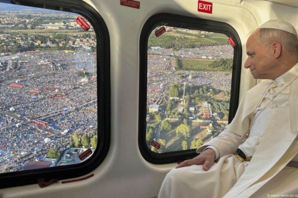 Papa celebra missa para 1 milhão de jovens em Roma