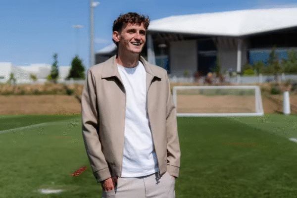 Lyon anuncia quarto reforço para a temporada, em meio à crise financeira da Eagle
