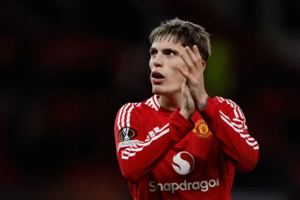 Garnacho chega a acordo com Chelsea e aguarda negociações do Manchester United