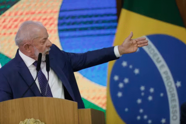 Lula diz que Brasil vai procurar outros mercados e não ‘ficar chorando’ por tarifaço dos EUA