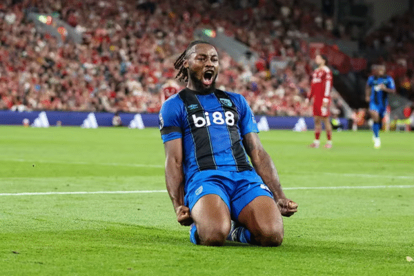 Homem é preso após acusação de racismo em Liverpool x Bournemouth; Semenyo agradece apoio