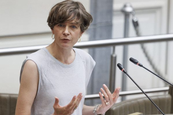 Ministra flamenga lança plano para fortalecer posição da língua holandesa em Bruxelas