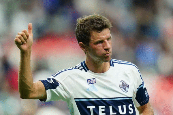 Müller estreia na MLS com gol anulado e festa “estragada” por brasileiro