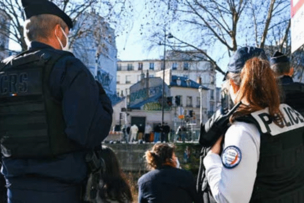 Suspeito é preso após descoberta de quatro corpos no rio Sena