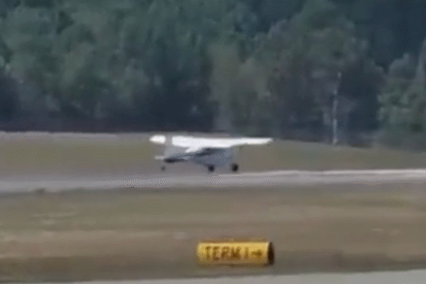Avião de pequeno porte cai nos EUA e mata piloto