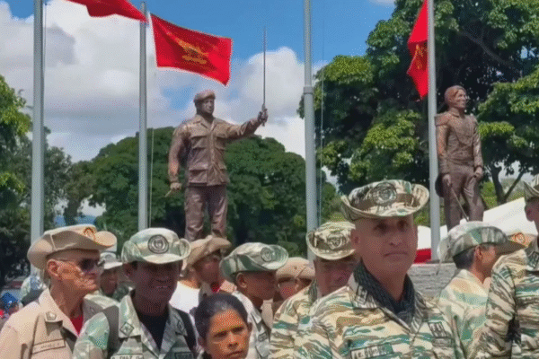 Venezuelanos fazem fila para integrar milícia após apelo de Maduro