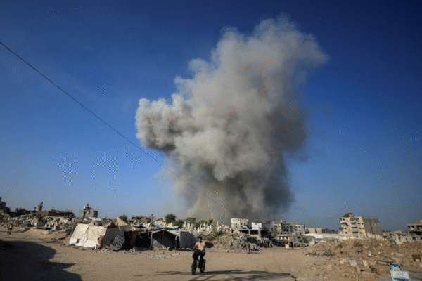 Israel ataca subúrbios da Cidade de Gaza e promete continuar com ofensiva