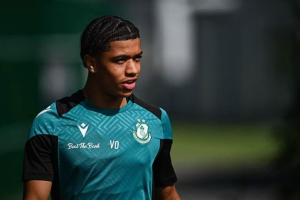 Arsenal acerta com meia de 16 anos que joga no futebol irlandês