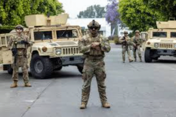Tropas da Guarda Nacional dos EUA em Washington começarão a portar armas, dizem autoridades