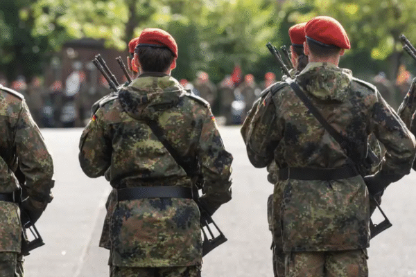 Cresce número de demitidos do Exército alemão por extremismo