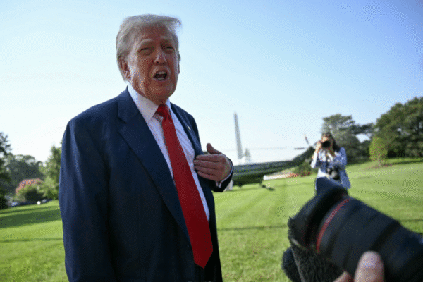Americanos não estão felizes com imigração e economia de governo Trump, mostra pesquisa