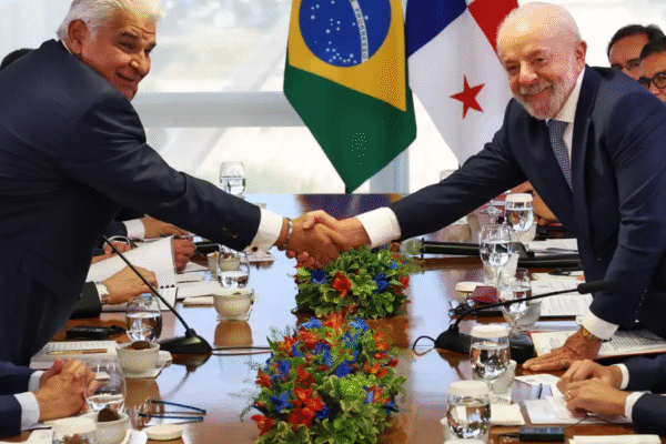 Lula anuncia apoio ao acordo de neutralidade do Canal do Panamá