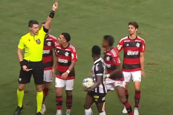 Bruno Henrique, do Flamengo, é denunciado pela Procuradoria do STJD e pode ser suspenso por até dois anos
