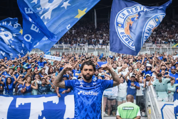Cantor Milton Nascimento processa o Cruzeiro por uso indevido de música em vídeo de Gabigol