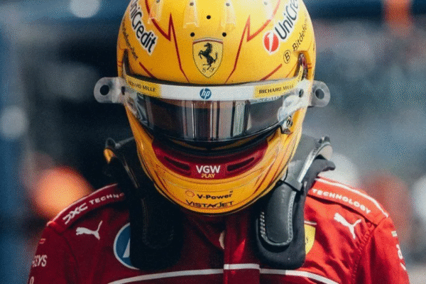 Lewis Hamilton se diz “inútil” e sugere que Ferrari troque de piloto