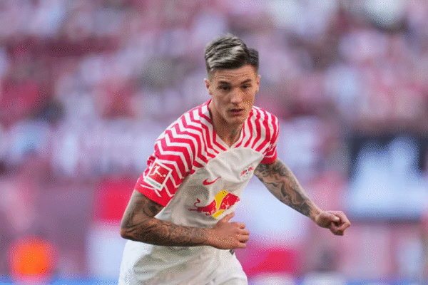 Newcastle busca superar o Manchester United e propõe R$ 513 milhões por Šeško