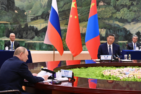 China elogia compromisso do Irã de programa nuclear pacífico e defende diálogo no Oriente Médio
