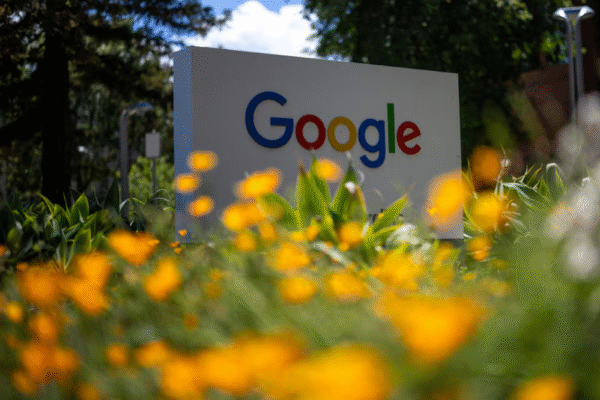 Google mantém acordo com Chrome e Apple, mas deve compartilhar dados em grande decisão antitruste