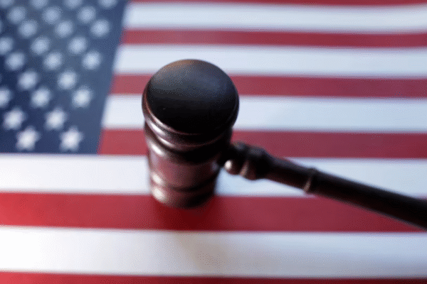 Tribunal de apelações dos EUA rejeita pedido de Trump para restaurar política de passaportes voltada para pessoas transgênero