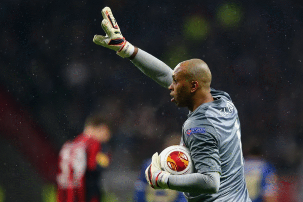 Ex-goleiro de Vasco e Porto, Helton presta depoimento por posse ilegal de arma em Portugal