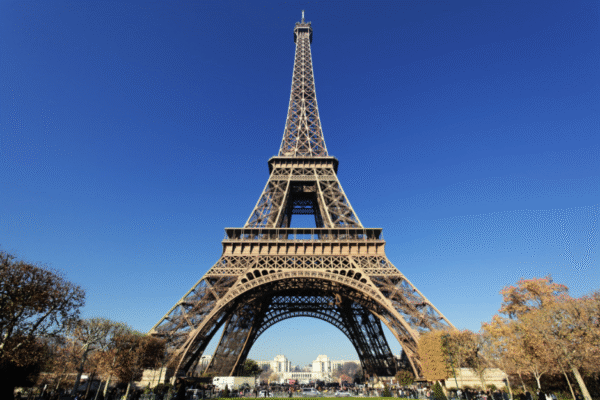 Torre Eiffel homenageará 72 mulheres ilustres para incentivar igualdade de gênero