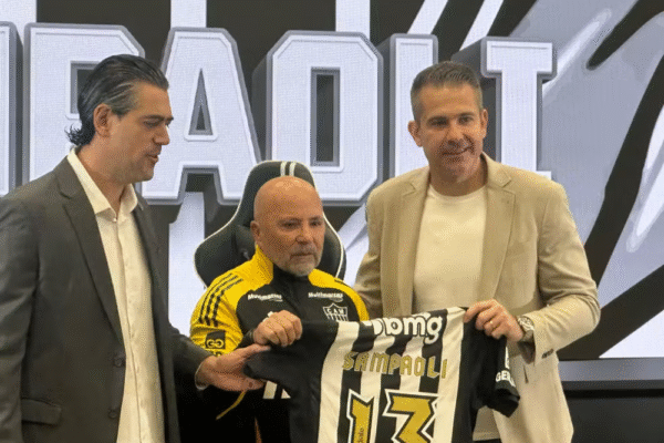 Apresentado no Atlético-MG, Sampaoli espera “mudar realidade” do Galo para o clássico