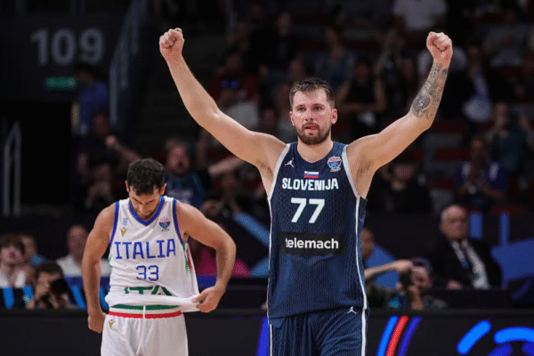 Astro da NBA, Luka Doncic faz 42 pontos, e Eslovênia bate Itália pelas oitavas da EuroBasket