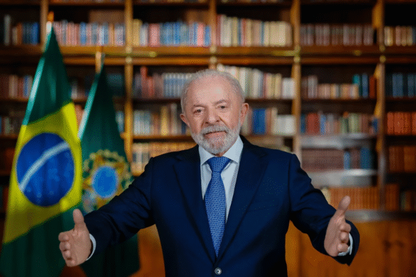 Brasil: tarifaço: países são vítimas de práticas ilegais e chantagem, diz Lula