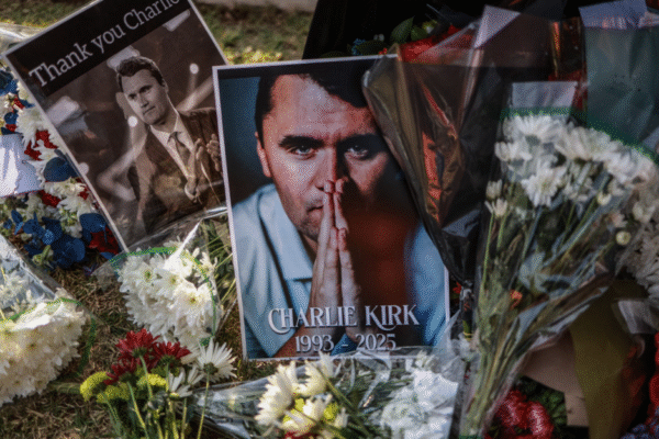 Trump pede resposta pacífica ao assassinato do ativista Charlie Kirk
