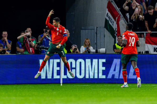 Cristiano Ronaldo é eleito o melhor de todos os tempos em premiação de Portugal