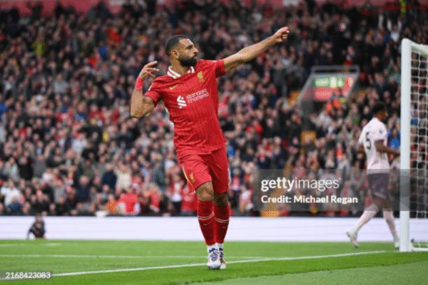 Salah sobe na lista de maiores artilheiros da história da Premier League
