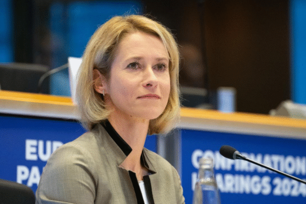 UE pode aprovar nesta semana novo pacote de sanções contra a Rússia