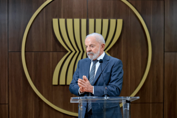 Lula pretende dizer a Trump que tarifas contra o Brasil foram ‘um erro’