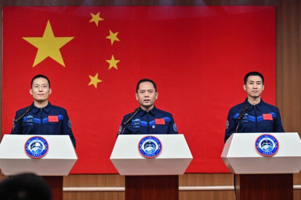 China enviará astronauta mais jovem em missão espacial e promete pouso na Lua até 2030