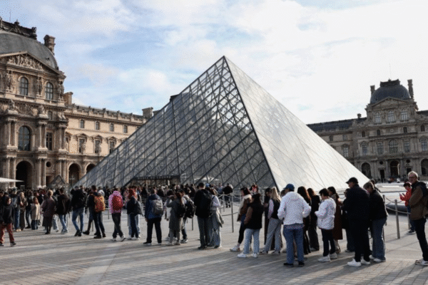 Roubo no Louvre expõe falhas graves e antiquadas no sistema de segurança