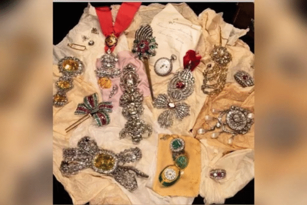 Joias perdidas da realeza Austríaca ressurgem após século, revela descendente dos Habsburgos