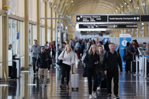 Cresce para 1,5 mil o número de voos cancelados nos EUA em meio ao shutdown histórico