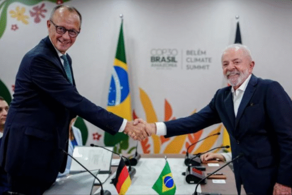 Chanceler alemão Friedrich Merz expressa alívio ao deixar Belém após COP30 e gera reação