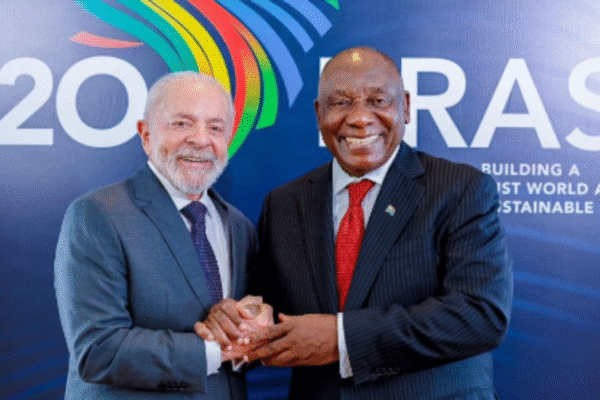 Lula e Ramaphosa fortalecem relações comerciais em diálogo estratégico às vésperas do G20