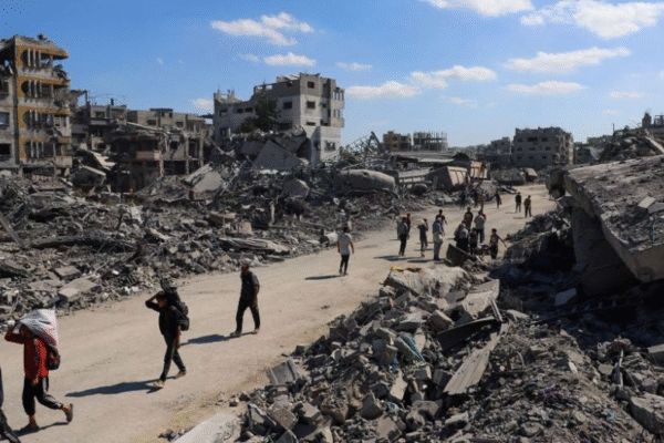 Israel realiza maior ataque desde cessar-fogo e mata 33 em Gaza; conflito reacende tensão