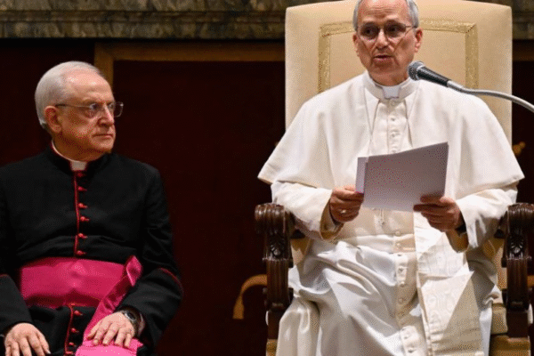 Papa Leão XIV ressalta a monogamia e o significado pleno do sexo em entrevista exclusiva