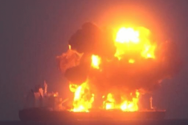 Explosão em petroleiro russo acende alarmes no Mar Negro