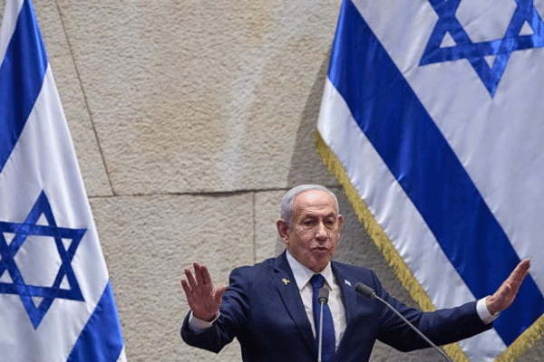 Netanyahu solicita perdão presidencial em meio a processo histórico de corrupção