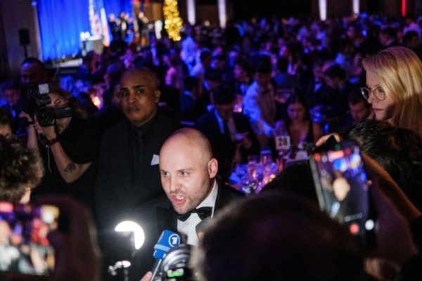 Deputado alemão de Extrema-Direita propõe aliança nacionalista com EUA em evento black-tie