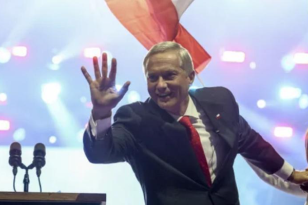Chile dá virada à direita: Kast vence eleições e assume a presidência em 2026