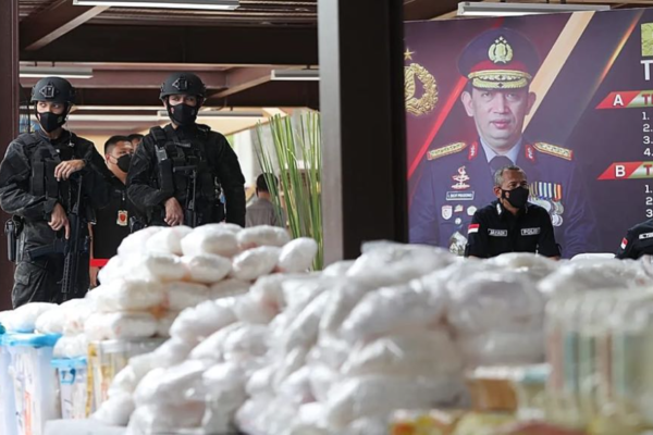 Indonésia aprova repatriação de dois holandeses condenados por tráfico de drogas