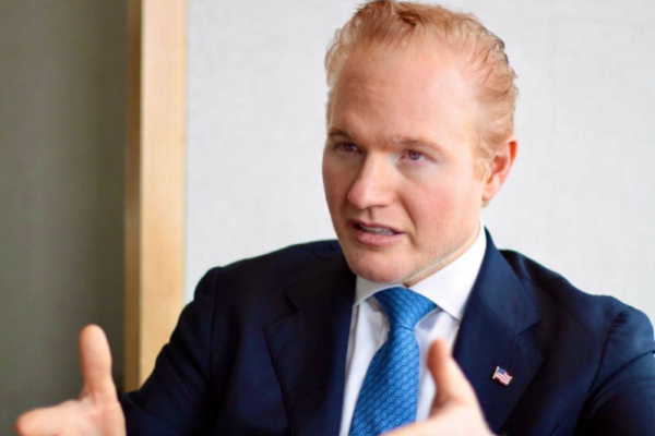 Advogado de Trump alerta: Sanções Magnitsky são pressão por fim da censura